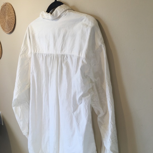 Pioko size large cream coloured unique shirt. - Picture 11 of 12